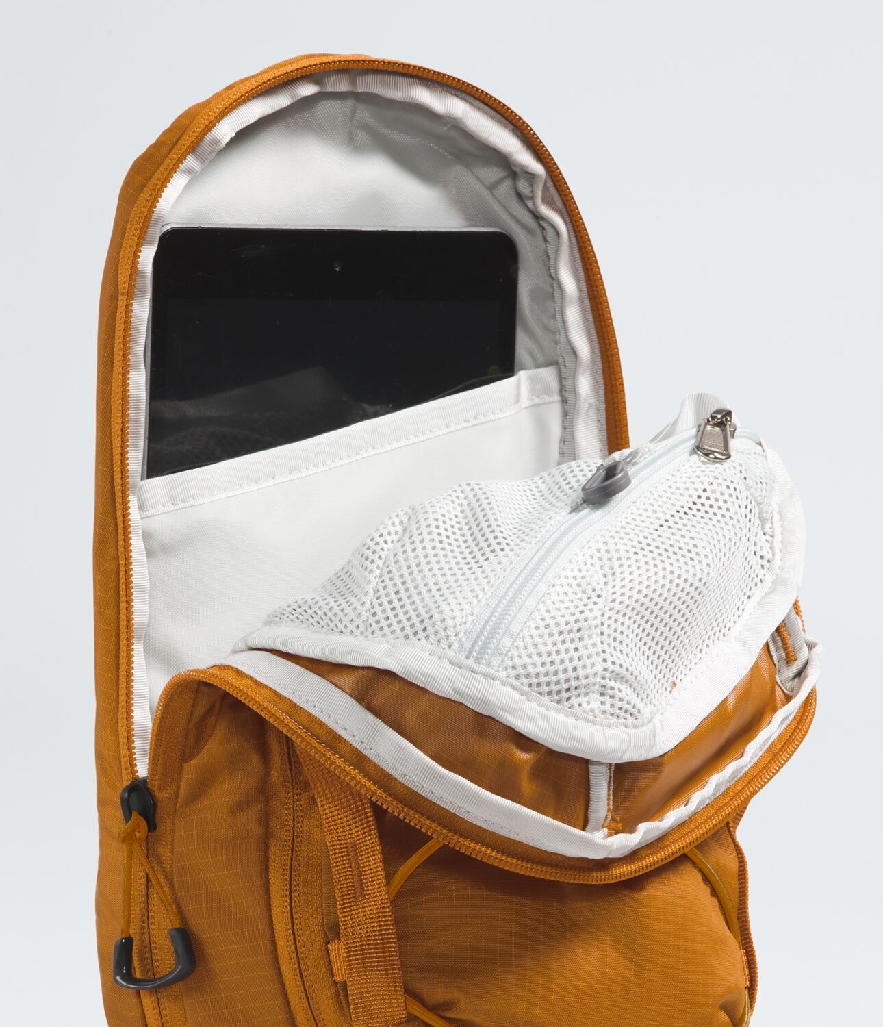Morral Borealis Sling Beige Unisex The North Face