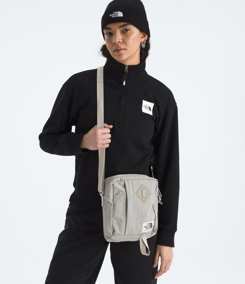 Bolso Berkeley Crossbody Gris Unisex The North Face - imagen 2