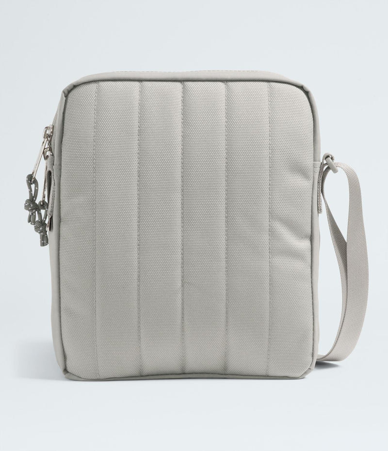 Bolso Berkeley Crossbody Gris Unisex The North Face - imagen 3