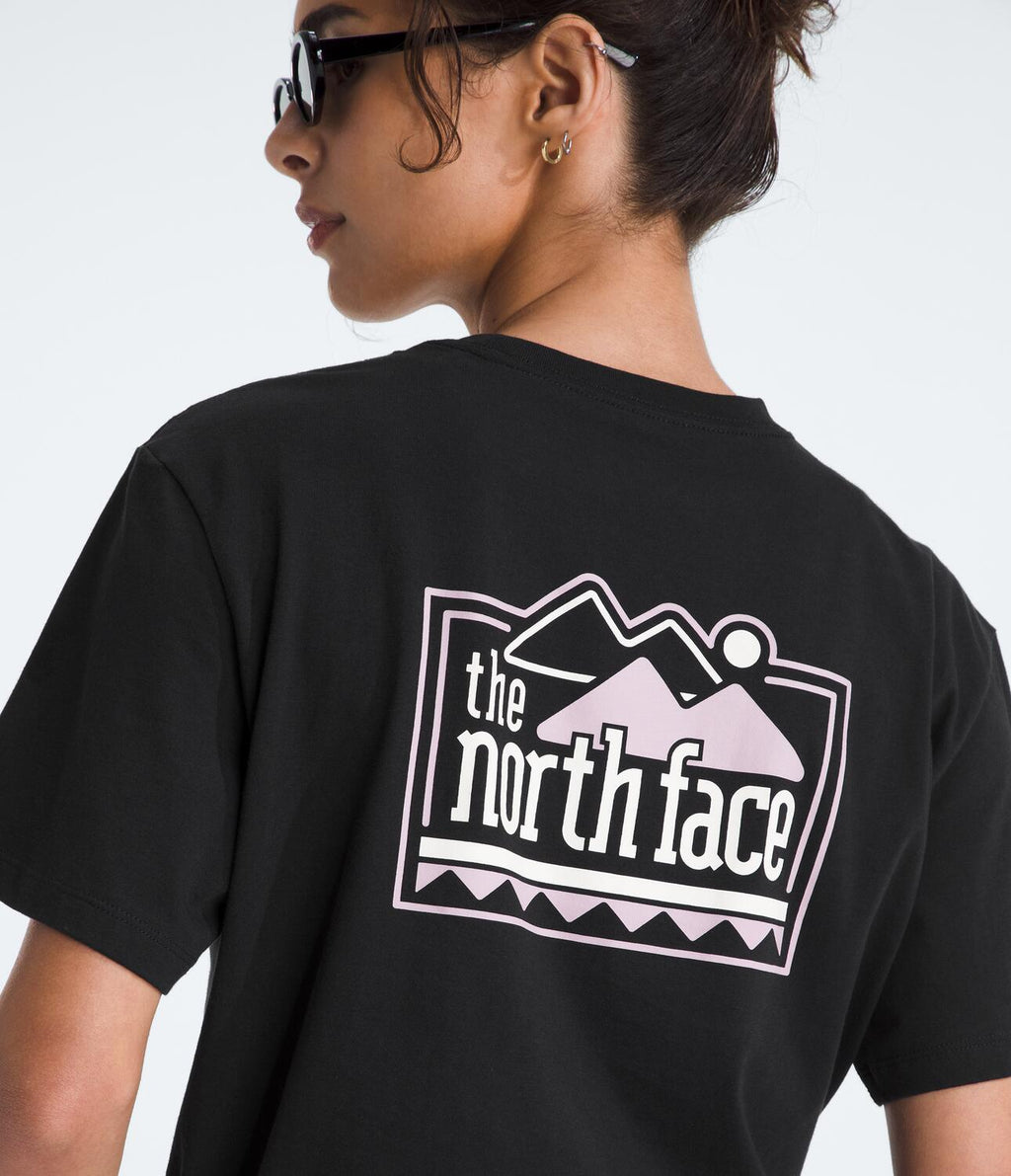 Camiseta Evolution Explore Pin Short Sleeve Tee Graphic Negra Mujer The North Face