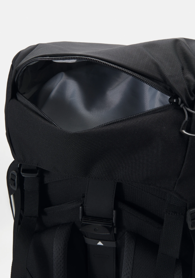 Morral Montañismo Terra 65l Negro y gris The North Face